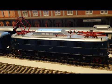 Fleischmann H0 Baureihe E19 in Action!