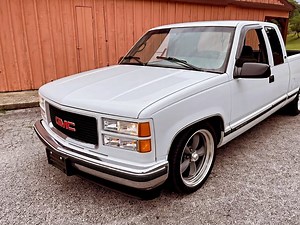 SPECIAL PRICING ON THIS ONE 💰 Who Needs a Clean 1996 GMC Extended Cab? Only 14k Delivered. Price Good This Weekend Only! #FORSALE Now! FINANCING AVAILABLE with Just 10% Down! ~FREE Delivery! We Handle It All! Call/Text: 606-776-2886 Email: HotRodDirty@yahoo.com SHOP: www.TraditionalHotRod.com #squarebody #c10 #squarebodyc10 #slammed #hotroddirty #hotrod #dailydriver #bigbackwindow #apache #obs #hotrod #obschevy #obsessed #obstruck #1996 | Patina Trucks