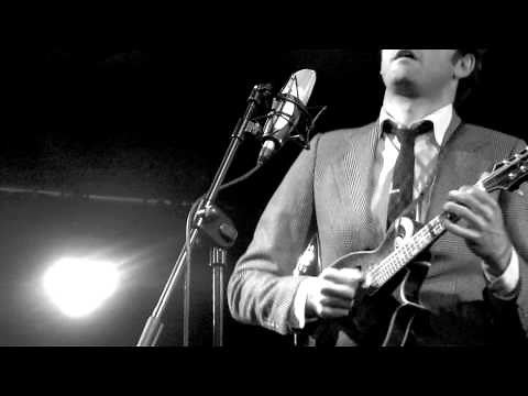 Chris Thile sings Josh Ritter's 'Another New World' @ Whelan's - Dublin, IE, 14 September