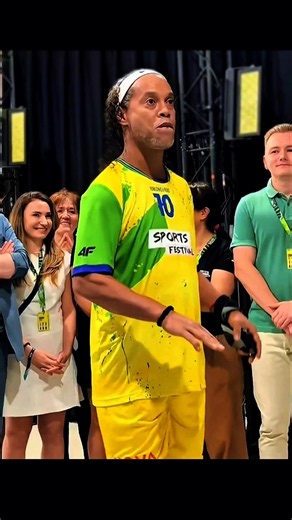 Ronaldinho 50 Dribbles and Skills 🔥😱
