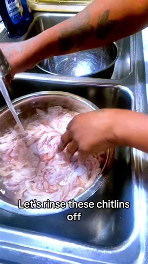 Clean and rinsed these chitlins off #chitterlings #cleaning #rinsing #cooking