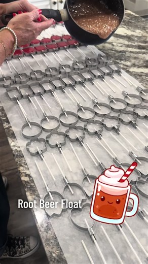 Delicious Root Beer Float Lollipops Recipe