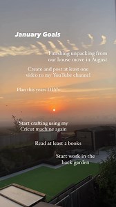 January Goals! Including gardening, crafting, DIY planning, reading and organising 💪🏼 What are your January goals? ❤️ #1930srenovation #diyvideos #diyblogger #homerenovation #gardensgreatorsmall #homewithaview #garden #gardenmagic | Jenshomejournal