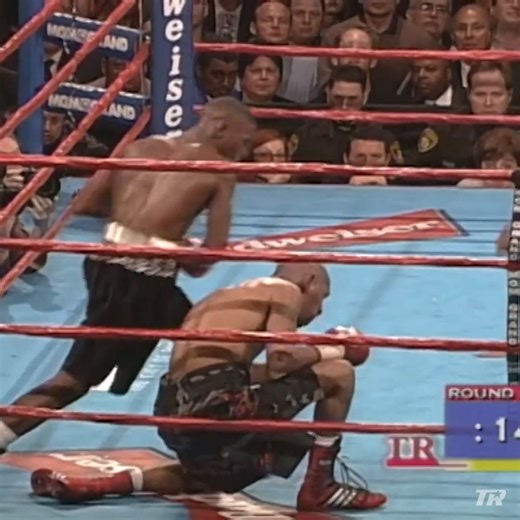 #OnThisDay in 2001, Floyd Mayweather dropped Diego Corrales five times 😳 | Top Rank Boxing