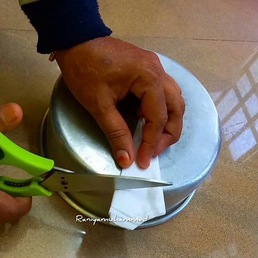 How to line cake tins with baking paper#youtubeshorts