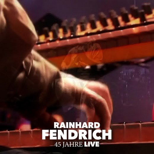 "RAINHARD FENDRICH – 45 JAHRE LIVE Auf großer ""Nur ein Wimpernschlag""-Jubiläumstour im Metropol Theater in Bremen mit Hits wie ""Bergwerk"", ""I am From Austria"" & neuem Album!" | Rainhard Fendrich - Offizielle Seite