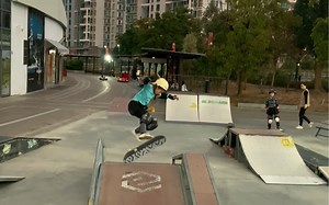 你看，远处是不是像一座山！向上攀爬总是难的！但是坚持下去总会有意外惊喜 #2024小年快乐！#奕乐滑板俱乐部 #ELEskate