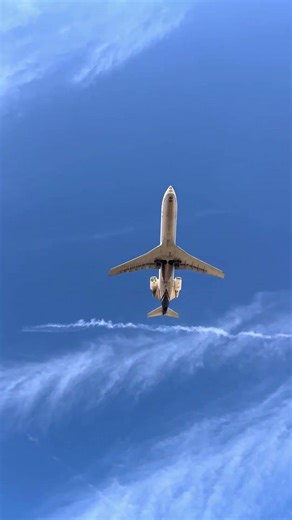 Mitsubishi CRJ-200LR COD-DEN beautiful small plane #aviation #aviationlovers