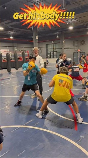 Coach Mike's special training to improve communication between footwork and punches!!! #shorts