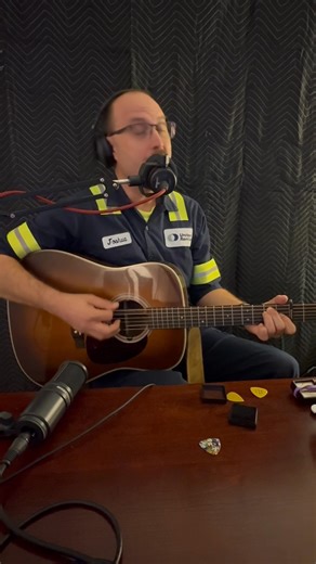 Josh Williams sing and Bill Anderson classic song on this week’s podcast! Be sure and check it out and subscribe! #BillAnderson #bluegrasspodcast | The Hometown Bluegrass Show