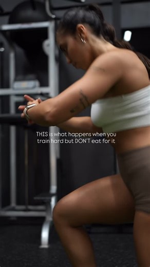 💪 The simple tweak that changed everything ⤵️ 🙋🏼‍♀️ Save this post for later 💗 Comment “CLASS” and I’ll DM you my full Body Recomposition strategy ⸻ When I first started training, I thought I was doing everything right. Lifting heavy, training 5–6x a week, barely taking rest days. But my body wasn’t changing — I looked the same, just tired and bloated. I was training hard, but I wasn’t eating for it. My meals were small, “clean,” and low-calorie. I was scared to eat more because I thought fo