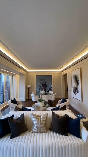 Step into one of the most prestigious addresses in the world — 220 Central Park South. Where timeless architecture, sweeping park views, and world-class luxury meet. Own a piece of Manhattan history. 📍Ultra-exclusive residences 🌳 Central Park at your doorstep 💎 Designed by Robert A.M. Stern Now available for discerning buyers. Serious inquiries only. #220CentralParkSouth #BillionairesRow #LuxuryLiving #NYCRealEstate #UltraLuxury #ParkViewResidences #RobertAMStern #ManhattanElite #HighEndHomes