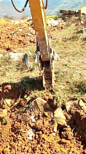 Extracting Huge Rock with Hydraulic Excavator #shorts