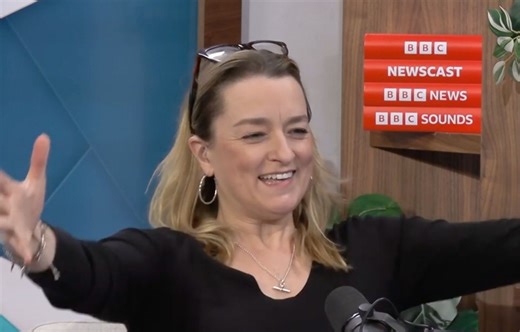 【英语听力】BBC新闻播客 1114-17：退休金问题 特朗普指名内阁成员讨论！特朗普是和平创造者吗？俄乌冲突大讨论！Newscast