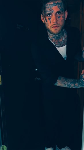 Jack Noble on Instagram: "Would you stay at my motel?🫣🤔😈🖤🔪 #psychopath #reels #explore #bookstagram #explorepage"