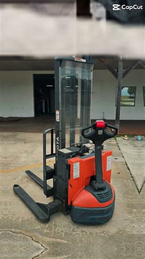 AUCTION 🔥 TOYOTA ELECTRIC FORKLIFT / WALKIE STACKER – MODEL 8BWS13 RETAIL: $17,000.00