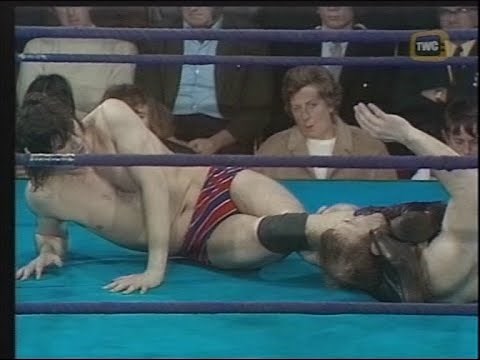 Pete Stewart vs Tibor Szakacs World of Sport 1970's Wrestling