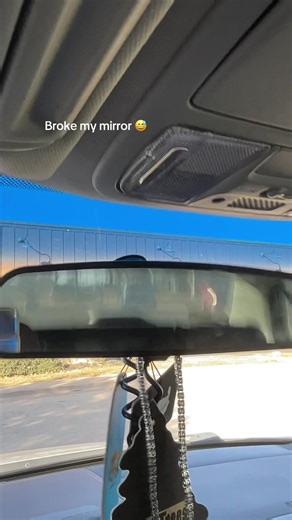Creative Ways to Use Broken Mirror Trends in Home Decor