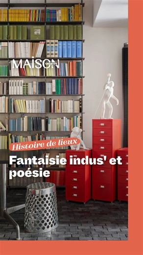 Cofondateur du studio @ottostudio.fish, Gian Paolo Venier a imaginé son appartement milanais de 190m2 comme une galerie poétique où les influences industrielles, les éclats de couleurs chatoyantes et les objets hétéroclites étonnent et captivent. Ancien atelier de fourrure longtemps laissé à l'abandon, le propriétaire a organisé l'espace autour d'un camaïeu de blancs et de gris ponctué de pourpre et de turquoise Chaque recoin est ponctué de saynètes mêlant rêve et fantaisie, des mises en scène é