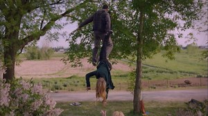 48K views · 228 shares | El fin del mundo llega ESTA NOCHE. A las 22:00, estreno de Aftermath en Syfy España en doble capítulo. Con Anne Heche y James Tupper. La supervivencia es cuestión de familia. | SYFY | Facebook