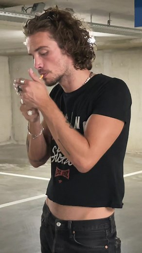 I made a bet that if @90cigs was going to be a succes I would cut my hair. 🖤 #eyewear #haircut