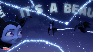 An absolutely mesmerizing song by Vampirina and her parents as they take a beautiful night flight under the stars... ✨ | Disney Junior Canada
