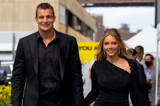 Rob Gronkowski's Girlfriend is a Former NFL Cheerleader & Swimsuit Model