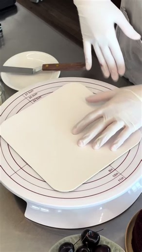 Red velvet 🎂 #birthdaycake#birthdaycakechiangmai