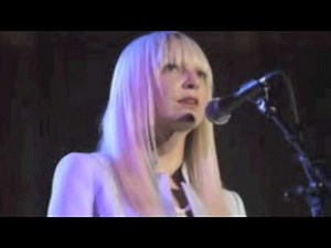 Sia Elastic Heart Acoustic(Voice Official)
