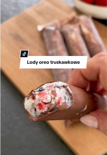 Lody Oreo truskawkowe — prosty przepis na 5 porcji