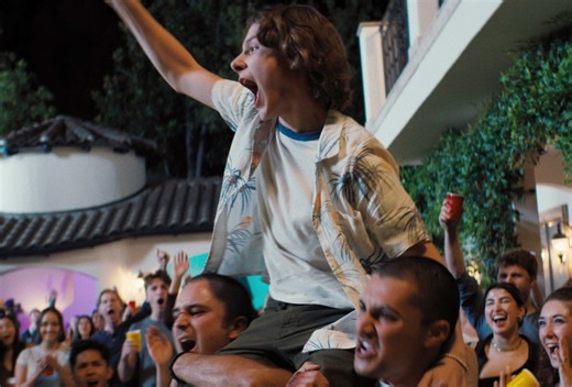 'Incoming' Trailer: Four High School Freshmen Go To Their First Party In Netflix's Teen Comedy