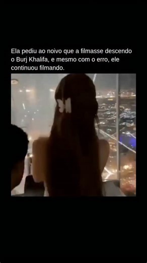 Ela pediu ao noivo que a filmasse enquanto descia o Burj Khalifa, mas mesmo depois de um erro de filmagem, ele continuou gravando. O resultado? Um momento hilário que acabou conquistando a internet. Siga: @megaespetacular para sempre receber dos nossos conteúdos. | Fato Incriveel