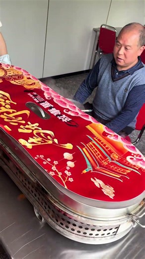To the story of Yuxiang Gate in Xi'an, the sea breeze brushes your face, seafood is served, the