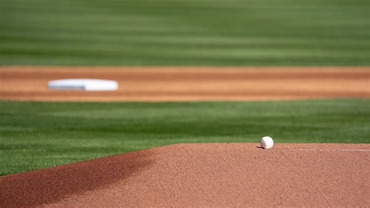Pirates second baseman Brandon Lowe makes home run history not seen since Barry Bonds