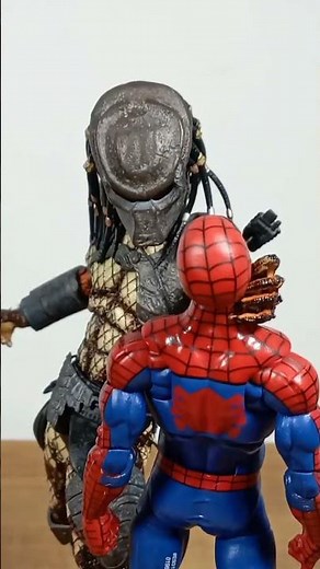 NECA Ultimate City Hunter Predator RaptoReview!!!