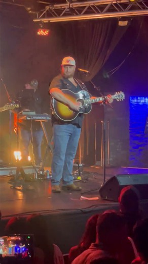 Luke Combs UK- When it rains it pours