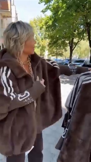 Want to feel warm, confident, and effortlessly stylish this winter, without the bulky layered look? The Oversized Faux Fur Coat wraps you in soft, plush comfort while instantly elevating every outfit. No stiff, heavy fabrics. Just a smooth, luxurious feel you’ll want to live in. ⭐ Feel instantly stylish – Premium faux fur that elevates every outfit ❄ Stay warm effortlessly – Fully lined interior keeps heat in 🧥 Wear it anywhere – Works with jeans, dresses, and boots alike Over 3,000 customers a