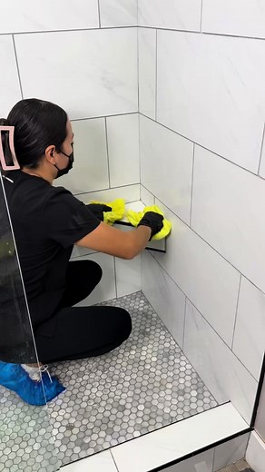 Limpieza profunda de regadera: cómo dejé el baño reluciente