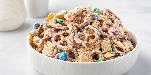 Meet Reindeer Food: The No-Bake Snack Mix You Won't Be Able to Stop Eating