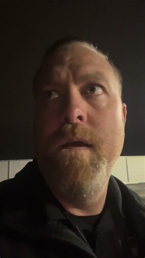 🔥 The #1 thing that will transform your dog’s training — and your entire life? Consistency. Chris breaks down why you can know all the tips, tricks, and tools in the world… but without consistency, nothing changes. In dog training, in business, in fitness, in relationships — small actions done daily beat massive effort done occasionally. Your dog learns through repetition. Your goals build through repetition. Your habits form through repetition. If you want real progress — lasting obedience, be