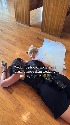 Consoling children… setting up the shot… helping the bride use the bathroom…. The list goes on, but I wouldn’t have it any other way 💍 | Terri Lane Photography