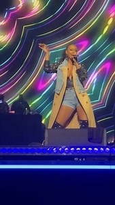 All eyes on Miss Keri Baby as she pretty girl rocked the Superdome Main Stage during Master P’a farewell performance. #ESSENCEFest25 | Essence