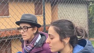 #Varese: il dolore e lo sfogo della madre e della sorella di Lavinia Limido, accoltellata dall'ex marito. «Dovevano arrestarlo un anno fa» 👉 Leggi l'articolo https://www.prealpina.it/pages/varese-la-madre-di-lavinia-dovevano-arrestarlo-prima-339276.html | La Prealpina