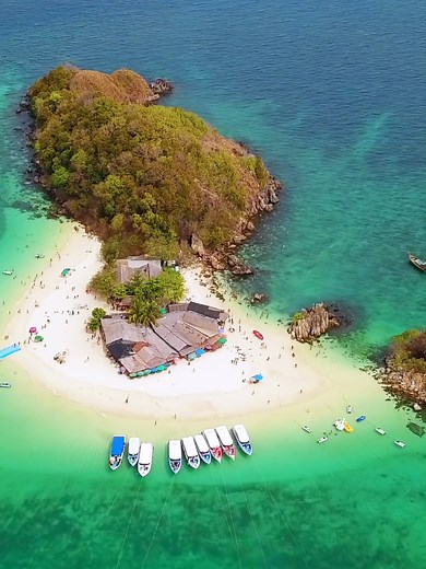Explore the Khai Islands: A Tropical Getaway in Phuket, Thailand! 🏝️
