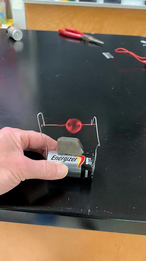#science #motor #fyp #teachersoftiktok #battery #experiment