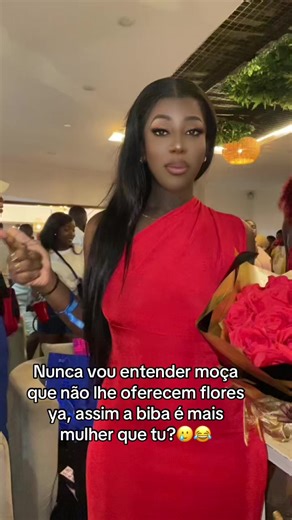 #viraltiktok @Alien Cut Nunca vou entender moça que não lhe oferecem flores ya, assim a biba é mais mulher que tu?😂