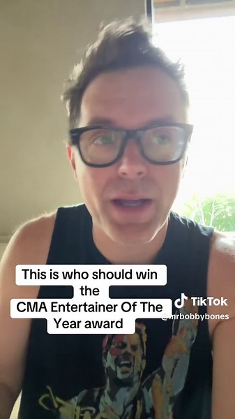 Bobby Bones: Country Music Entertainer of the Year