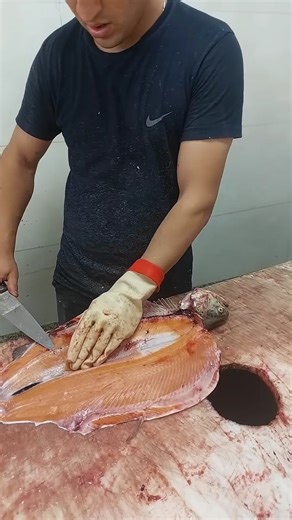 Young Chef’s Secret to a Perfect Butterfly Fish Fillet #viral #fblifestyle #fish #asmr #satisfying #shortsreel #reel #relaxing #fcskills | FC Skills