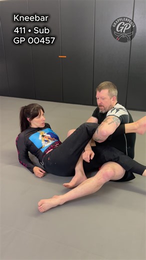 Kneebar from 411 GP 00457 #jiujitsu #grapplerpedia #grappling | Jiu-jitsu Techniques