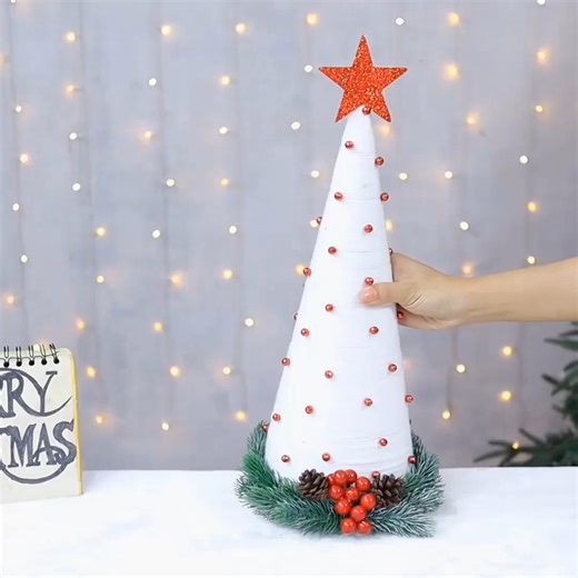 Simple but Beautiful, Christmas Tree | Viral Clip